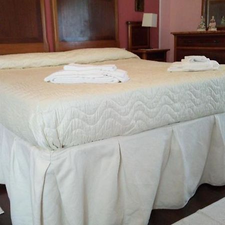 Corte Posta B&B - Parcheggio E Bagno In Camera マントヴァ エクステリア 写真