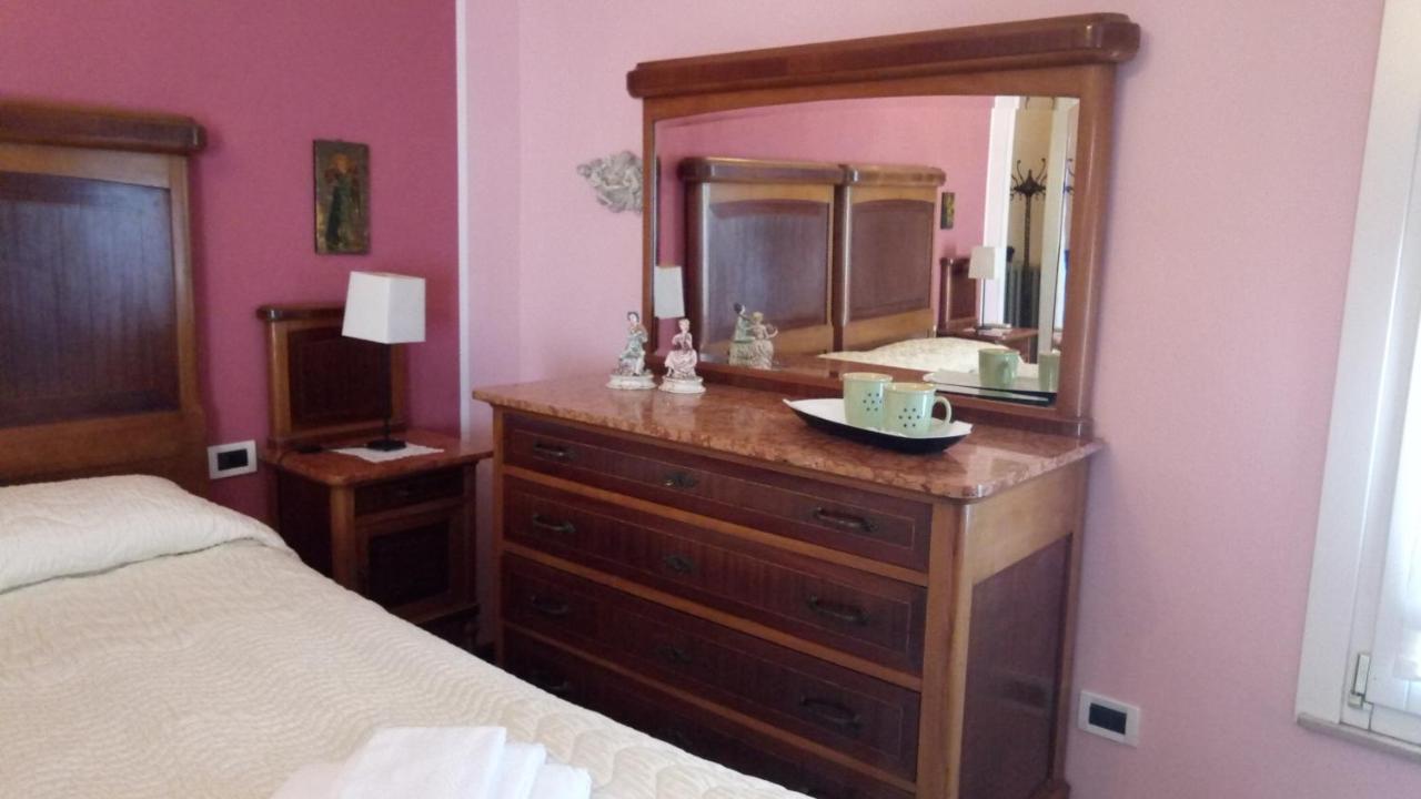 Corte Posta B&B - Parcheggio E Bagno In Camera マントヴァ エクステリア 写真