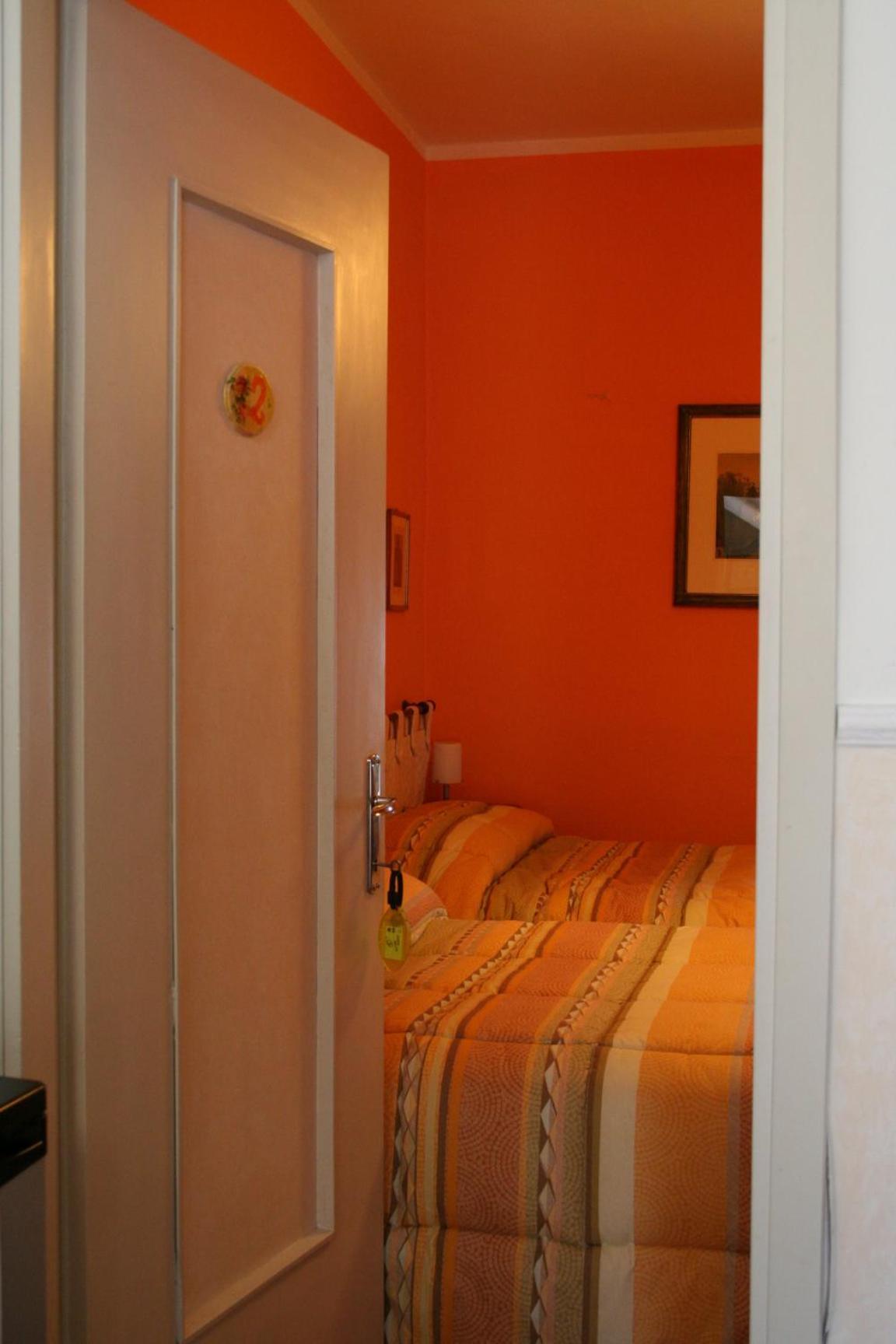 Corte Posta B&B - Parcheggio E Bagno In Camera マントヴァ エクステリア 写真
