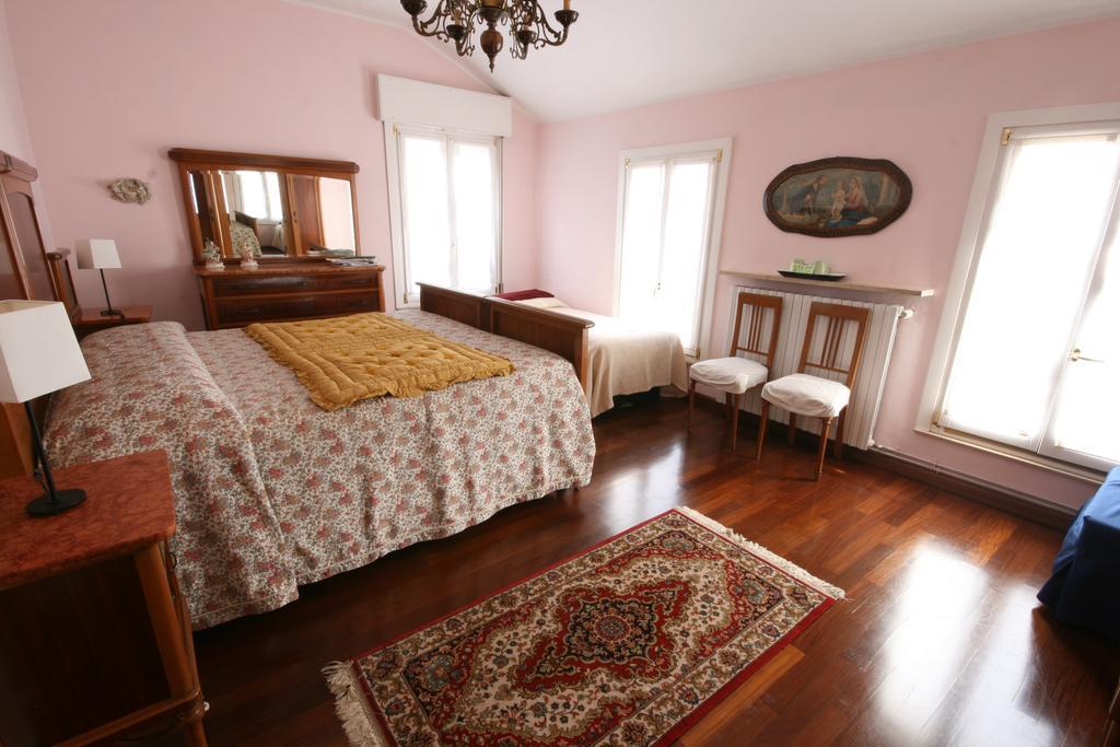 Corte Posta B&B - Parcheggio E Bagno In Camera マントヴァ 部屋 写真