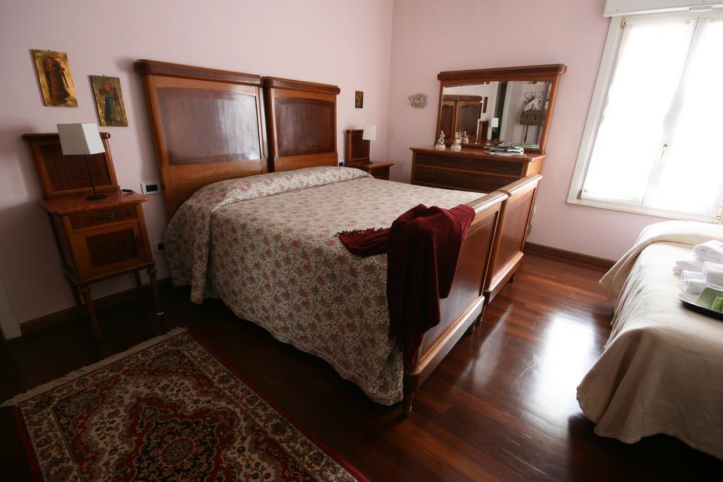 Corte Posta B&B - Parcheggio E Bagno In Camera マントヴァ 部屋 写真