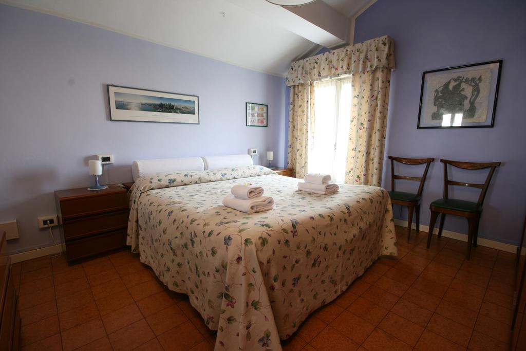 Corte Posta B&B - Parcheggio E Bagno In Camera マントヴァ 部屋 写真