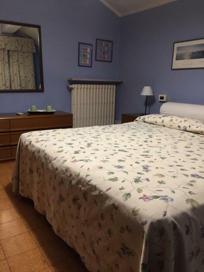 Corte Posta B&B - Parcheggio E Bagno In Camera マントヴァ エクステリア 写真