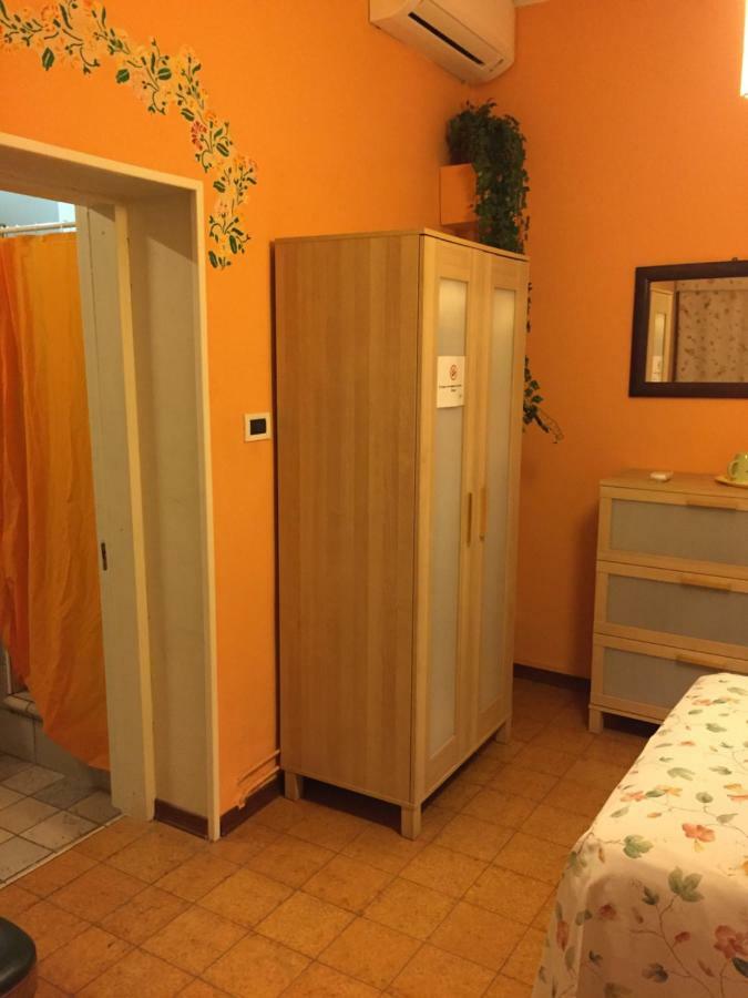 Corte Posta B&B - Parcheggio E Bagno In Camera マントヴァ エクステリア 写真