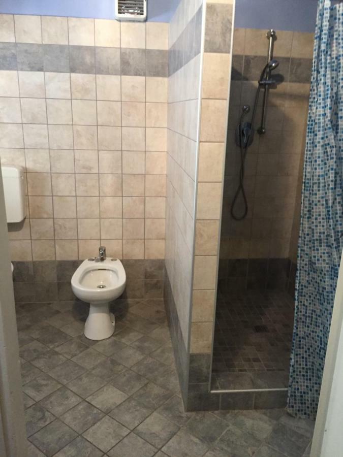 Corte Posta B&B - Parcheggio E Bagno In Camera マントヴァ エクステリア 写真