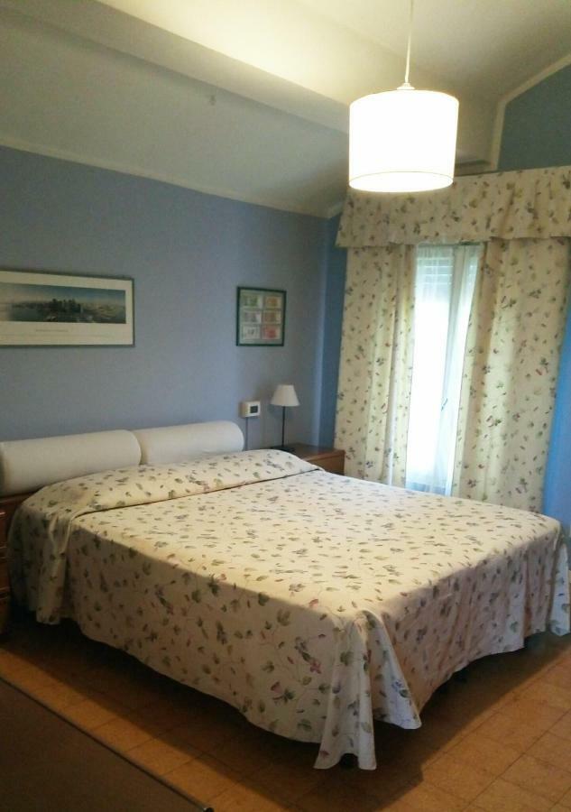 Corte Posta B&B - Parcheggio E Bagno In Camera マントヴァ エクステリア 写真
